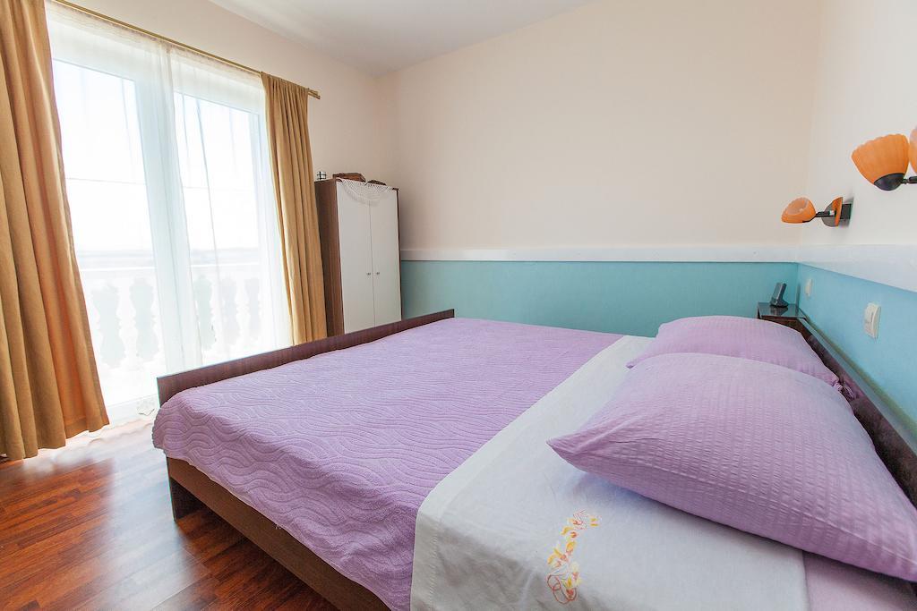 Apartments Villa Americana Jadranovo Quarto foto